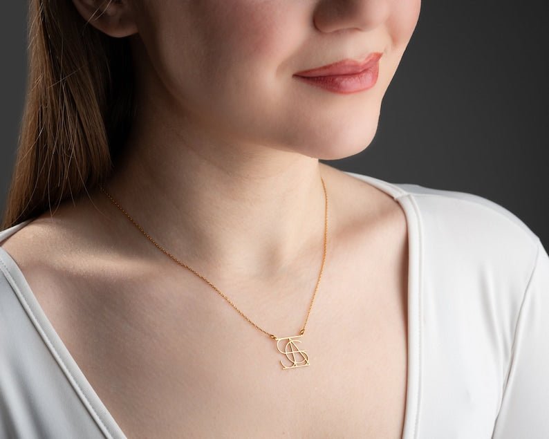 Custom Intertwined Initial Necklace for Women Personalized Monogram Jewelry - No Hustle Mom Jewelry